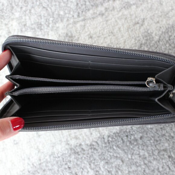 Salvatore Ferragamo large grey wallet - Picture 4 of 6